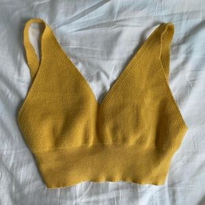 Oak and Fort Yellow Backless Top